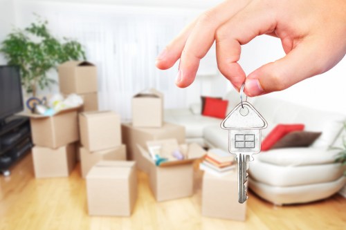 Careful loading support for a flat removal in Putney